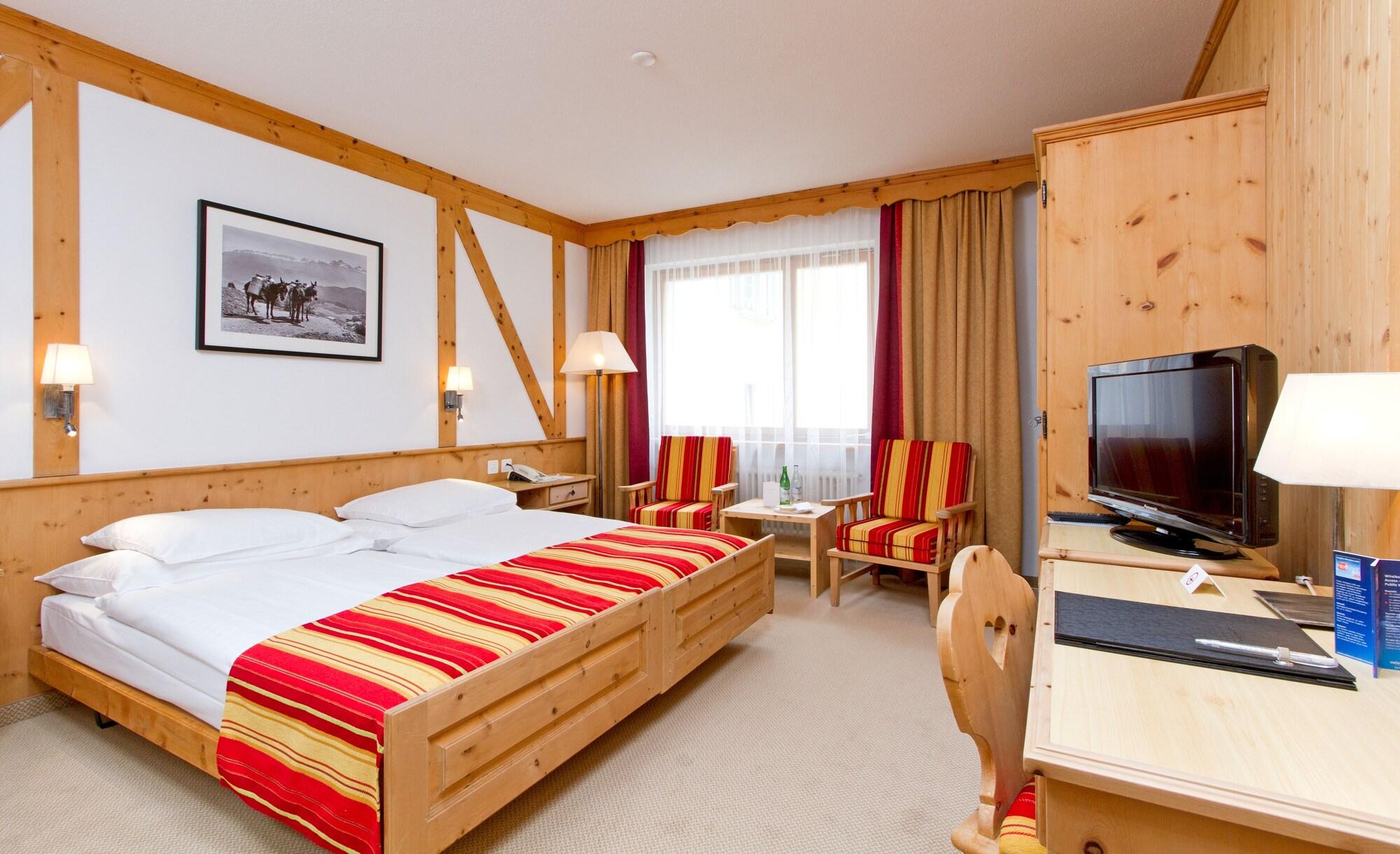 Edelweiss Swiss Quality Hotel Sils Maria Room photo