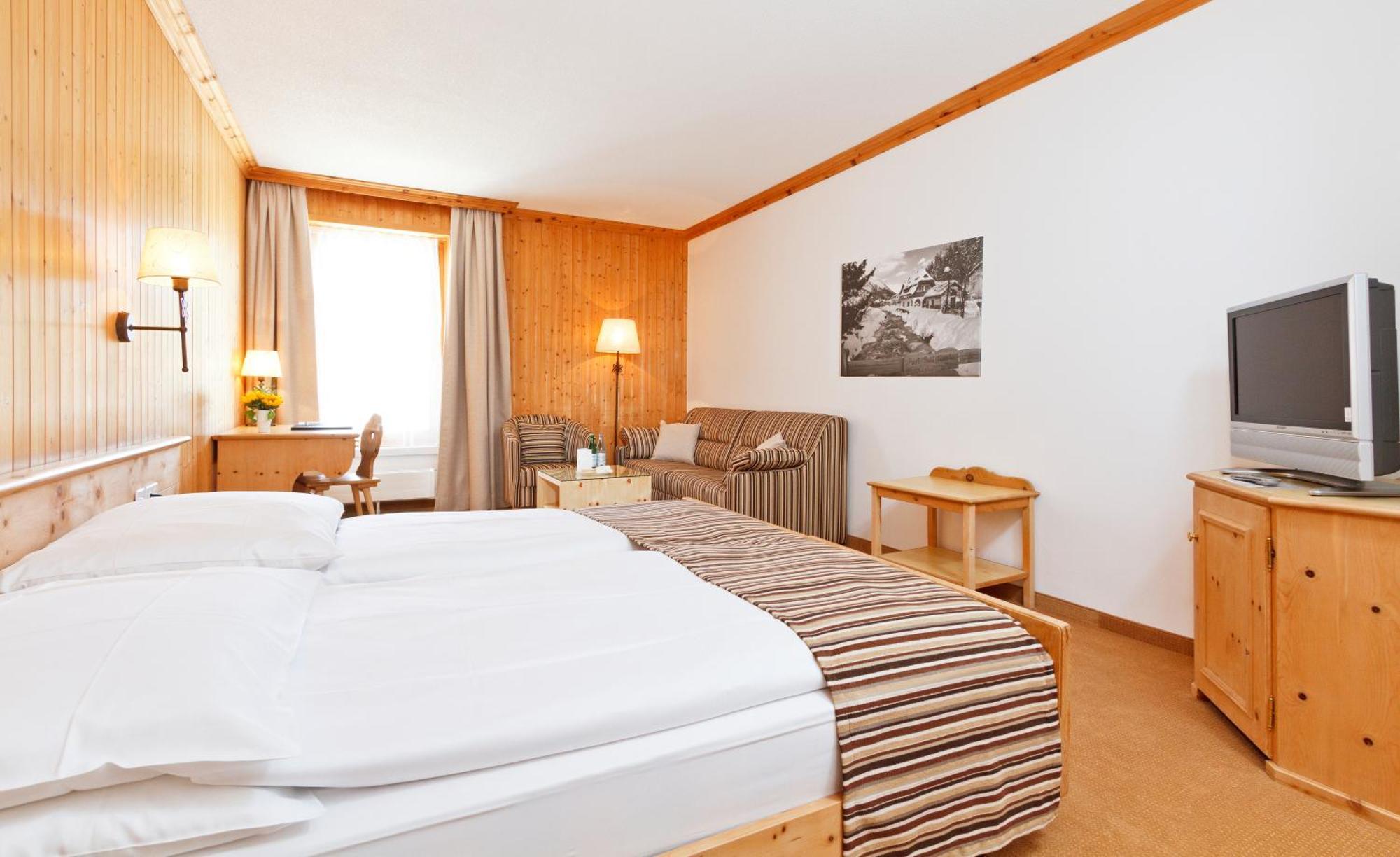 Edelweiss Swiss Quality Hotel Sils Maria Room photo