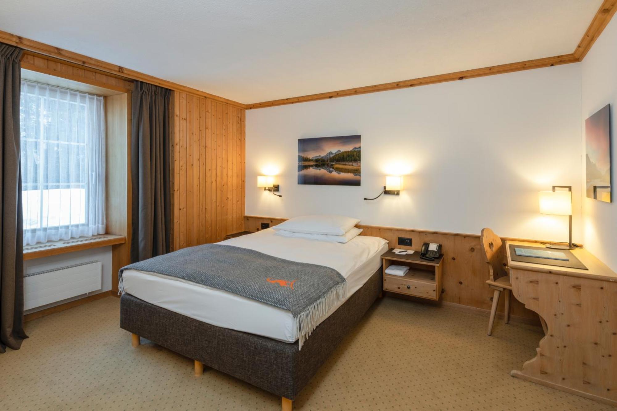 Edelweiss Swiss Quality Hotel Sils Maria Room photo