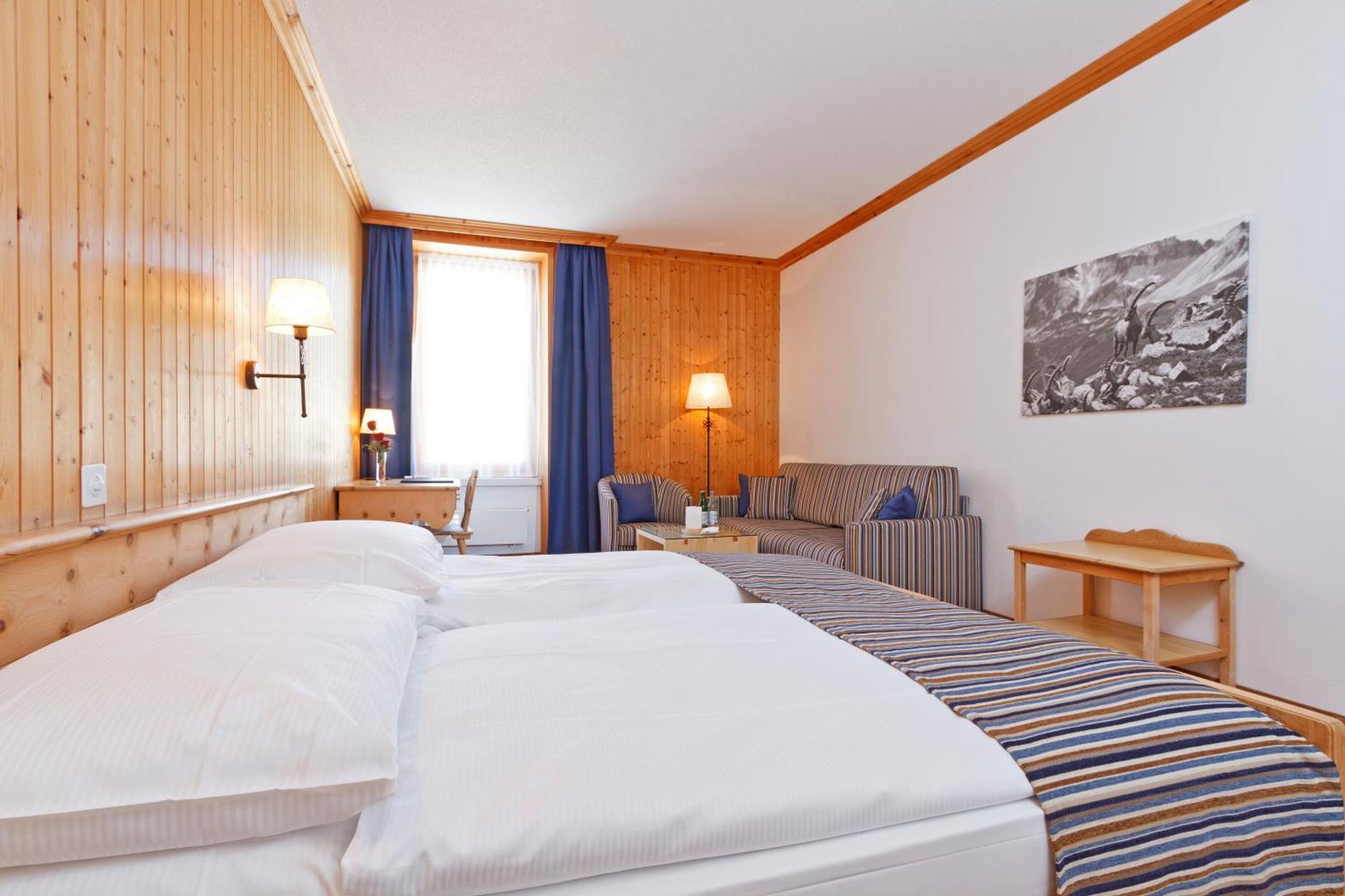 Edelweiss Swiss Quality Hotel Sils Maria Room photo
