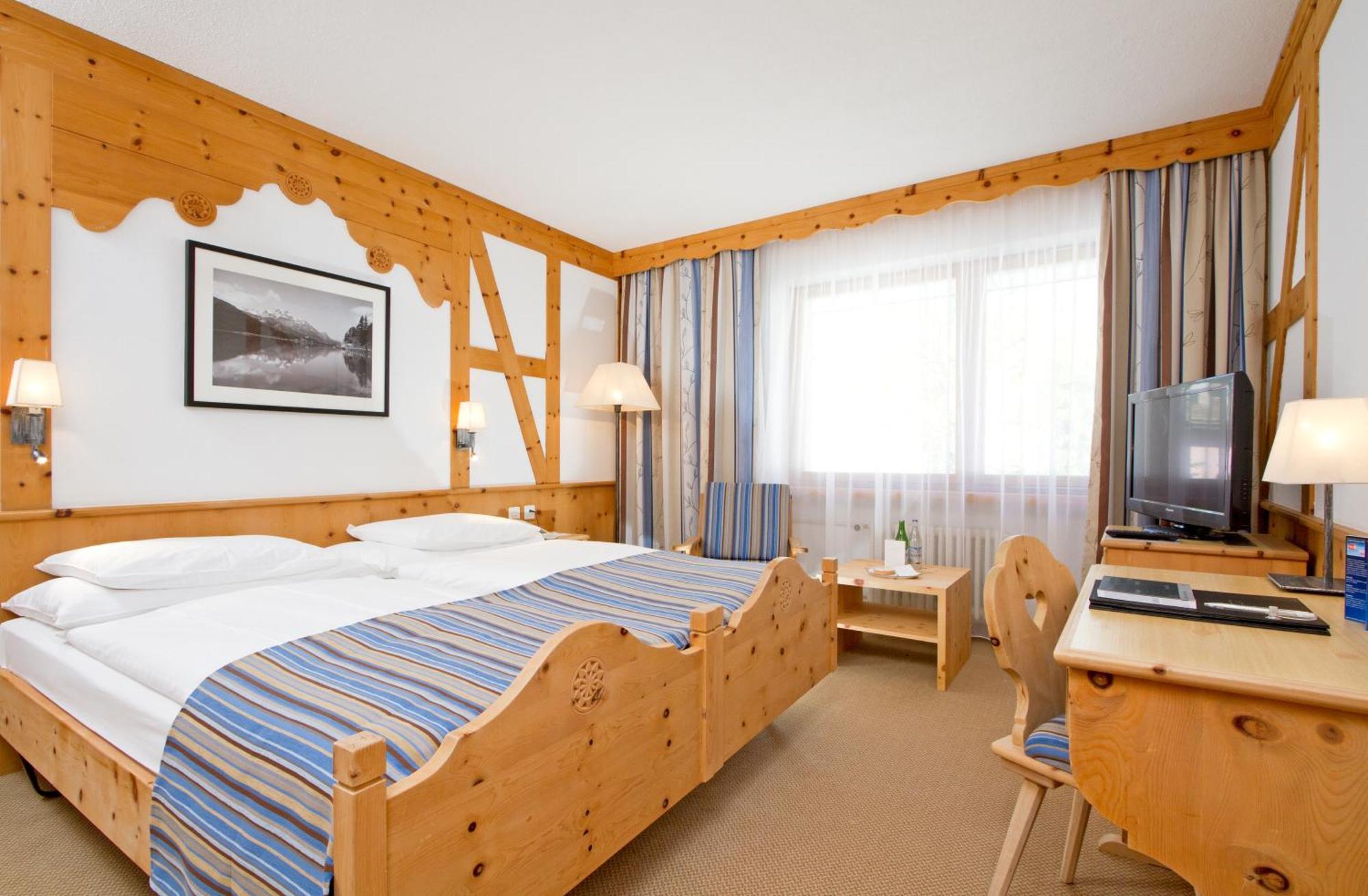 Edelweiss Swiss Quality Hotel Sils Maria Room photo