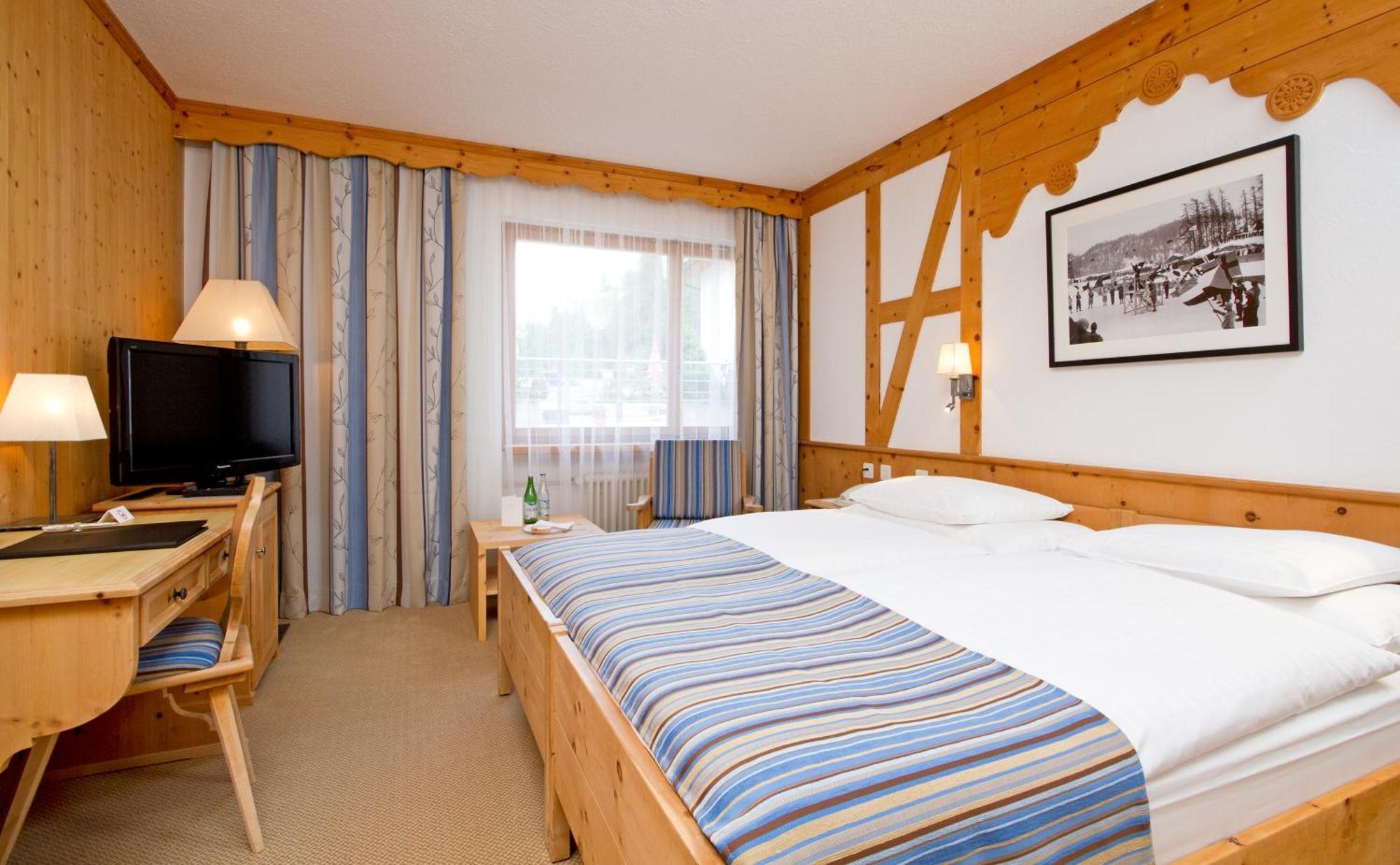 Edelweiss Swiss Quality Hotel Sils Maria Room photo